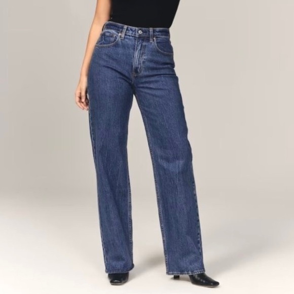 Abercrombie & Fitch Denim - Abercrombie & Fitch 90s Relaxed Curve Love High Rise Jeans (size 32)